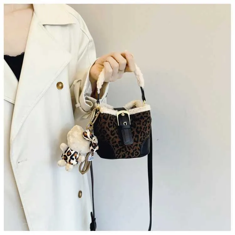 Sac seau vintage en daim léopard pour femme, mini-poignée en polaire d'agneau, tenue décontractée, polyvalent, en peluche_voghion.com