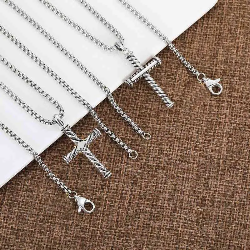 Twisted Cross Pendant Necklace For Women And Men Diamond Style_voghion.com