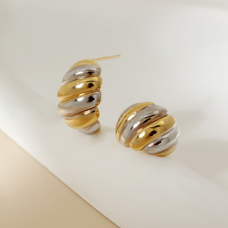 Boucles d'oreilles à clous en corne assortie à double couleur en argent plaqué or pour femmes, boucles d'oreilles légères rouges assorties_voghion.com