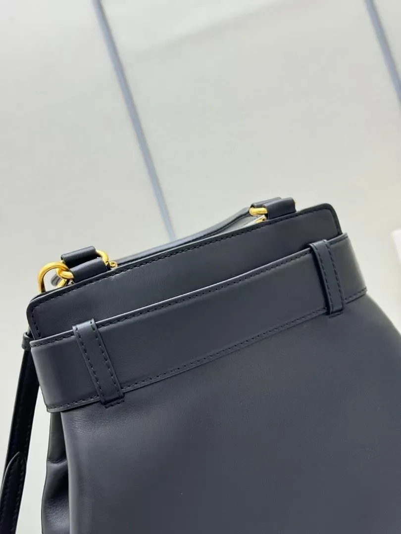 10A Top Handle Handbags Quality Designer Calfskin Leather Waist Belt Hobo Bags Gold-tone Hardware Twistlock Buckle Long_voghion.com
