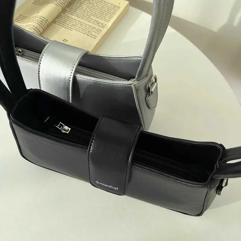 Fashion Shoulder Axillary Solid Color Niche Black Small Square Bag Leisure Versatile Lady Commuter Bags Crossbody_voghion.com