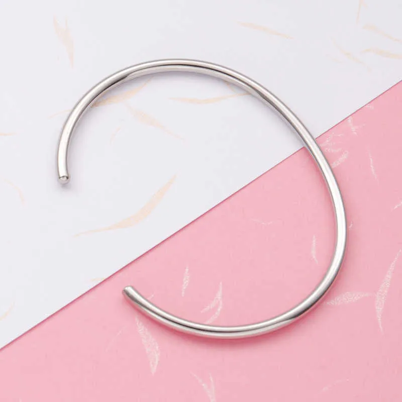 Bracelet manchette ouvert en acier inoxydable plaqué or de haute qualité pour femme_voghion.com