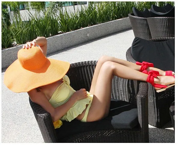 Cappello di paglia a tesa larga per donna ideale per la spiaggia_voghion.com