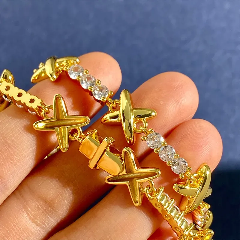 Luxurious Zircon Inlaid Full Dias Women's Necklace Gold And Sier Interlaced Letter X Bracelet Hugs Kisses Designer_voghion.com