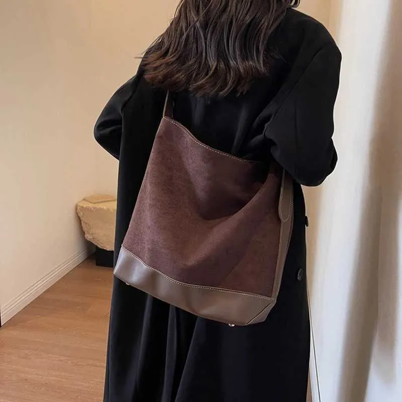 Fortschrittliche, stilvolle Umhängetasche aus Wildleder im Retro-Stil mit großem Fassungsvermögen, Umhängetasche zum Pendeln, ba241216_voghion.com