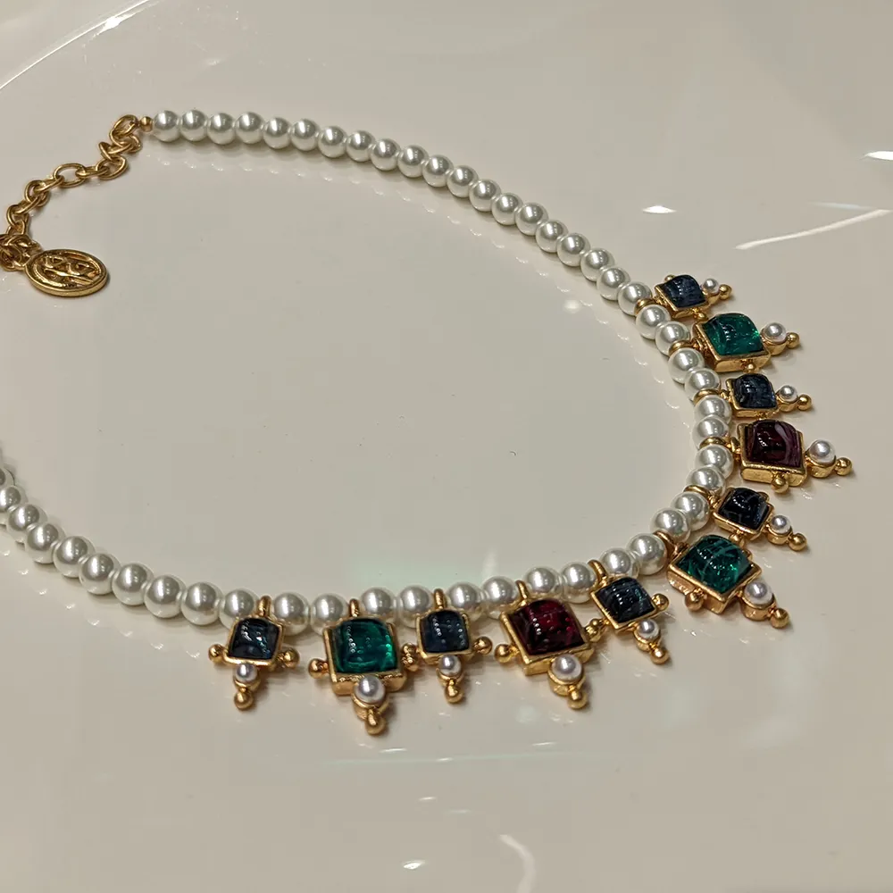 Pendant Necklaces Vintage Pearl Choker Necklace For Lady Runway Show Accessories JewelryPendant_voghion.com