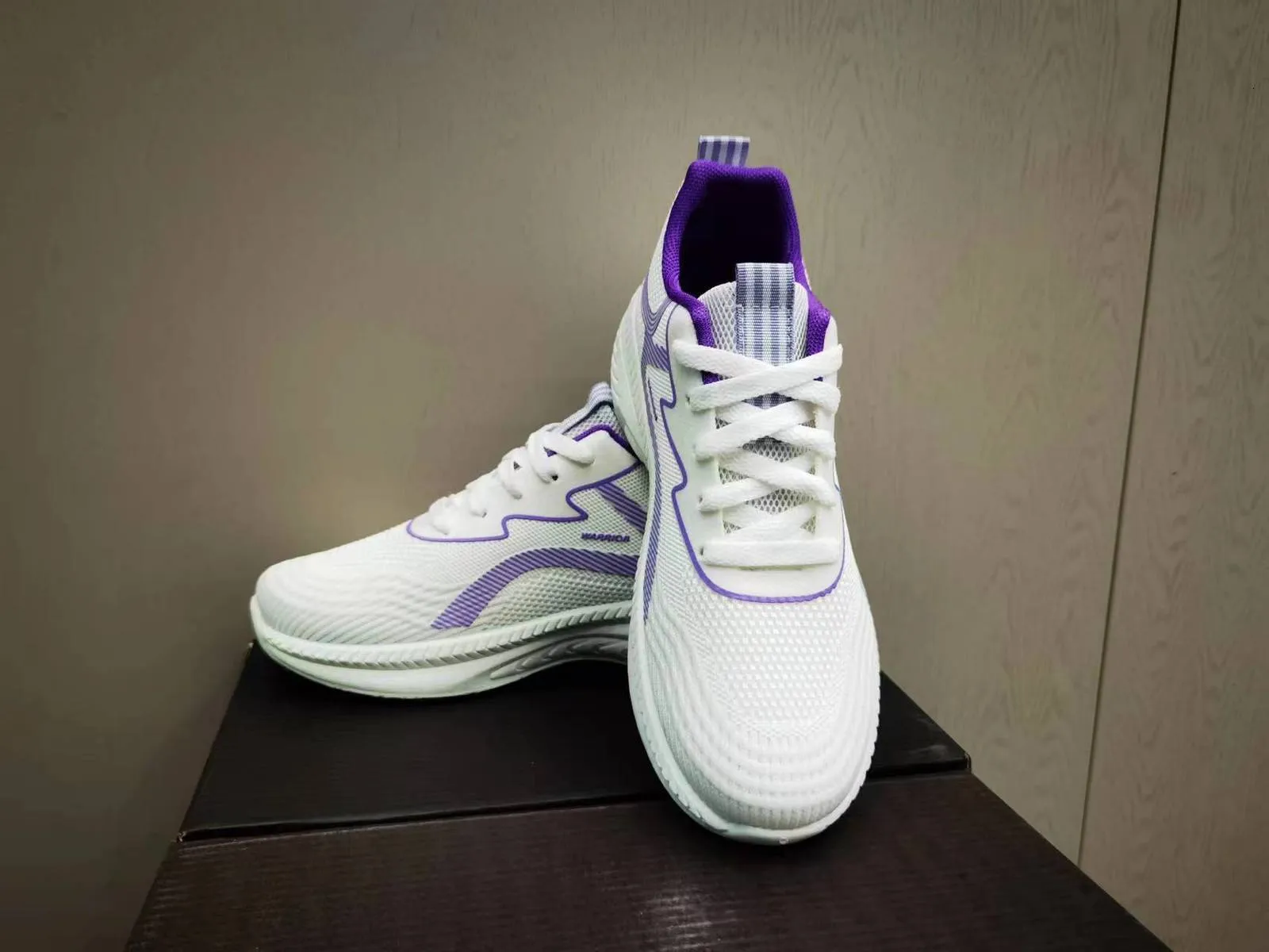 Breathable Women's Running Shoes Soft Soled Lightweight Trainer_voghion.com