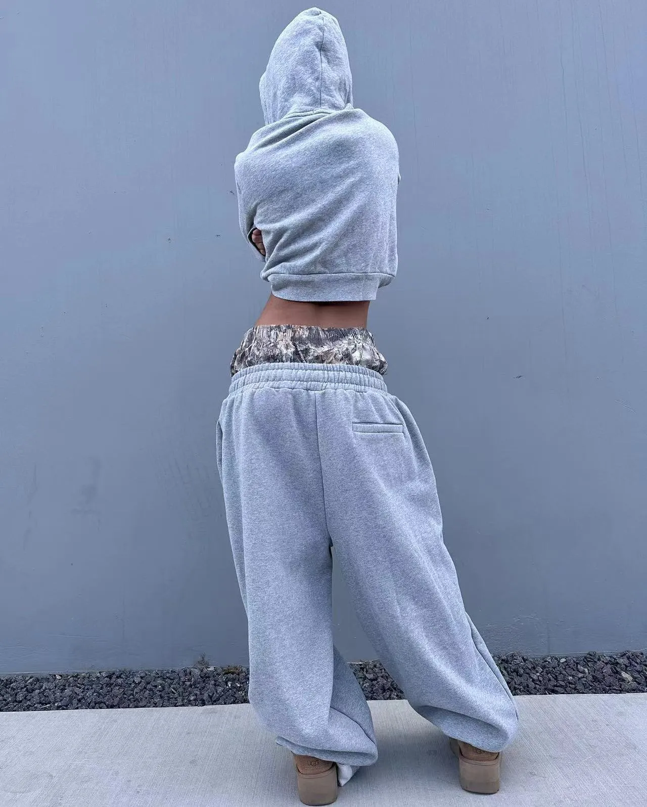 Meeste dressipükste disainerite tänavarõivaste laia säärega Meeste Retro kahe vöökohaga dressipüksid Tikitud kamuflaažimustriga trend_voghion.com