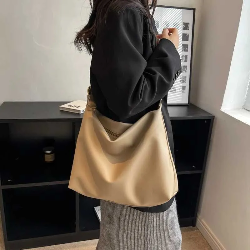 Borsa a spalla e hobo bag da donna in stile retrò_voghion.com