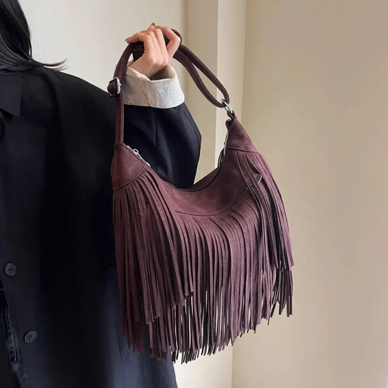 Borse a tracolla in pelle scamosciata con nappe e frange da donna 2024 Borsa a tracolla da donna alla moda Borsa a mano Tote Marrone Nero_voghion.com
