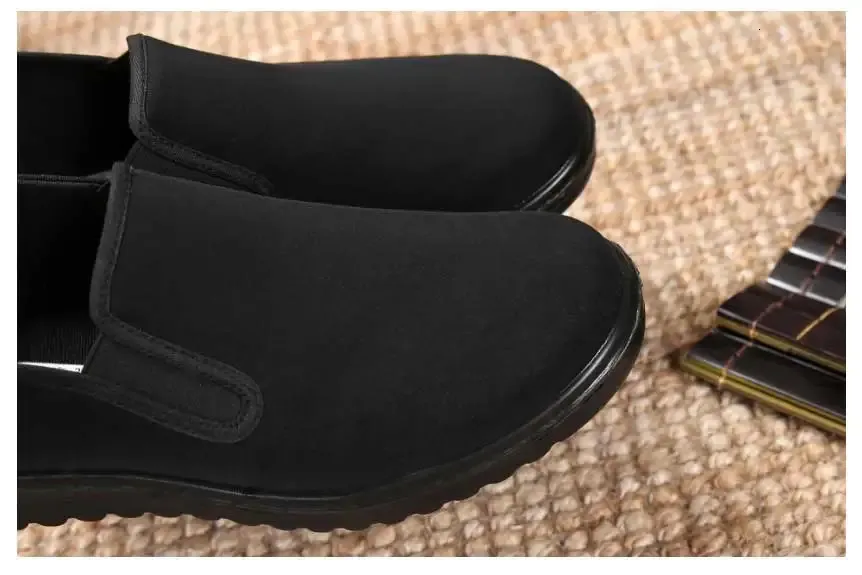 Frühling Schwarze Baumwolltuch-Loafer Schuhe Casual Sneaker Dad Herren Slip On Work Light Männliche Kung Fu Schuhe 240626_voghion.com