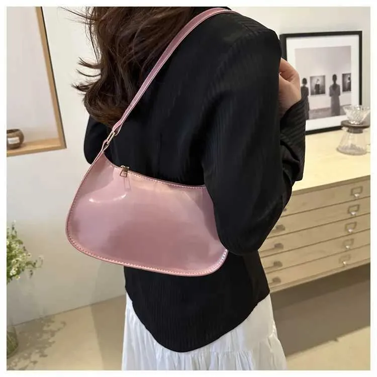 Designer Tasche Vintage weinrot Lackleder glänzend Gerie 2024 neu minimalistisch Damen Reißverschluss Umhängetasche elegant lässig_voghion.com