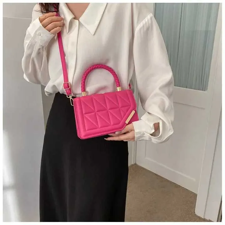 Black Plaid Shoulder Bag Designer Crossbody Handbag For Women_voghion.com
