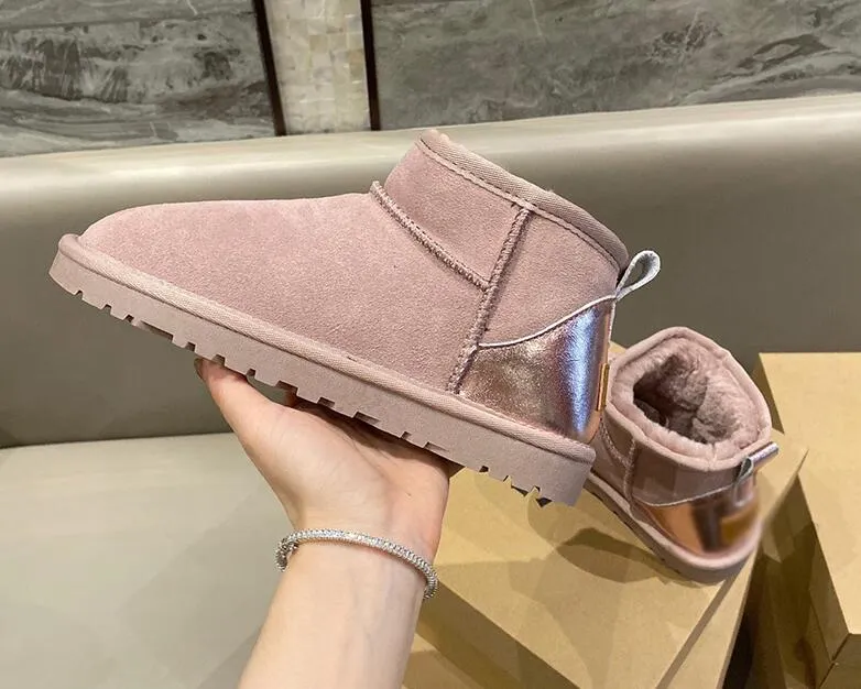 Bottes de neige courtes classiques à la mode pour femmes, bottes chaudes décontractées en peau de mouton et peluche avec sac à poussière pour cartes_voghion.com
