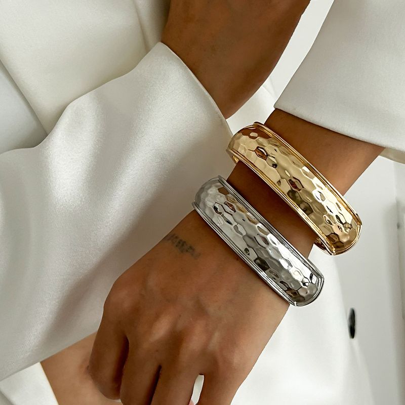 Brățară din aliaj cu model geometric cerc la modă cu model simplu de ciocan_voghion.com