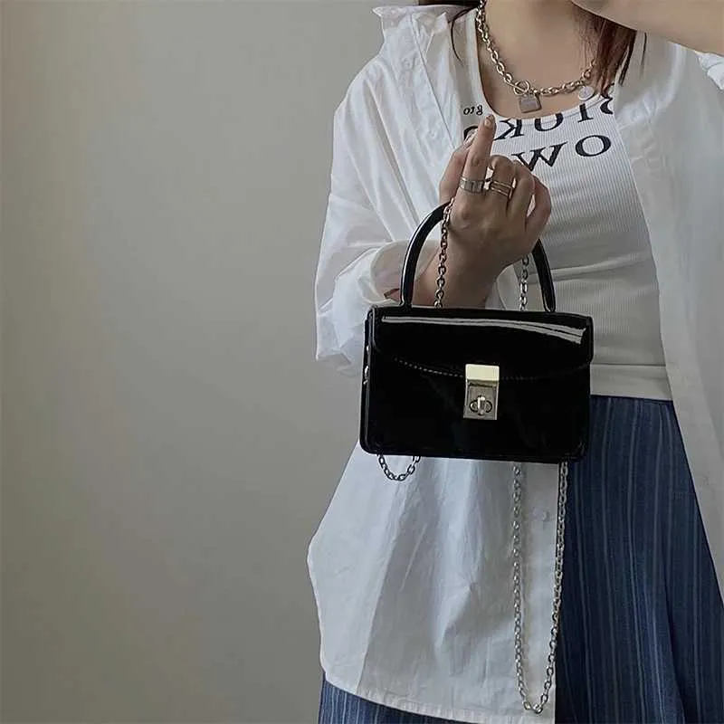 Sac à bandoulière carré pour femme avec petit verrou tendance en cuir verni pour femme_voghion.com