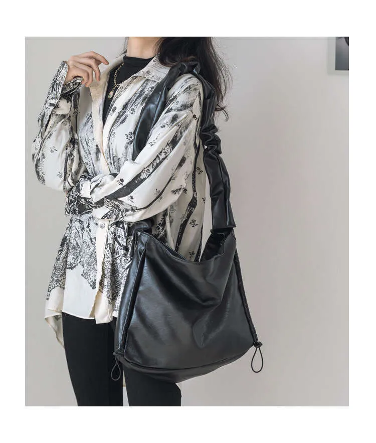 Nouveau sac fourre-tout à bandoulière plissé tendance pour campus universitaire_voghion.com