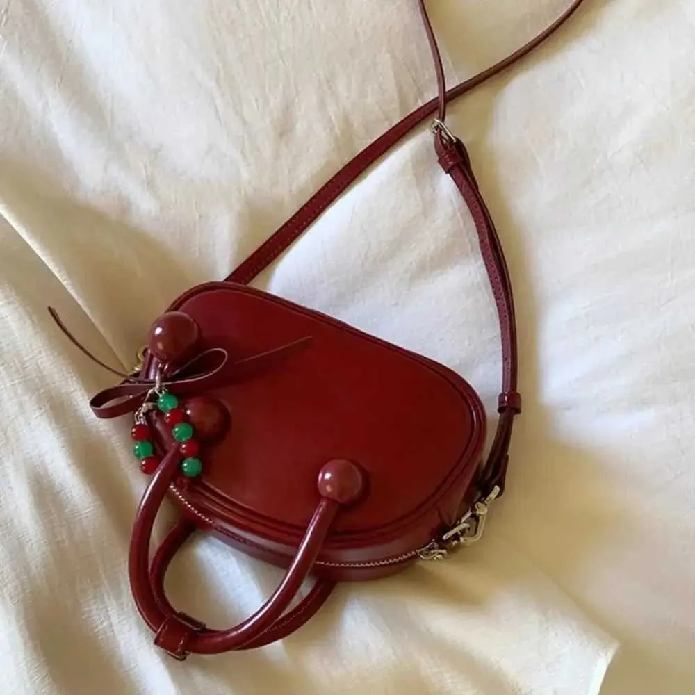 Mode Retro Kirsche Schulter Weihnachtsgeschenk Große Kapazität Unterwäsche Frauen PU Leder Horizontale Tasche Y241216_voghion.com
