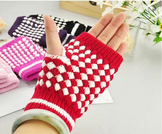 Winter High quality woman and man wool Fingerless Gloves Computer typing magic Pineapple half gloves dot 6colors_voghion.com