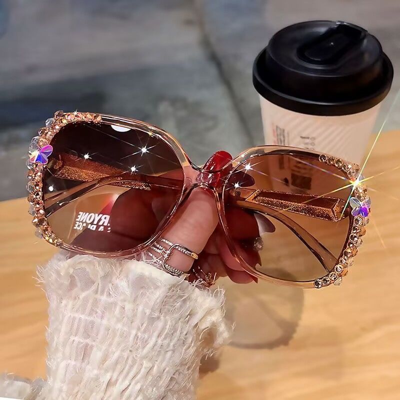 2024 Nuovi occhiali da sole polarizzati anti UV Instagram personalizzati da donna con grande viso snellente e etichetta alla moda con diamante_voghion.com