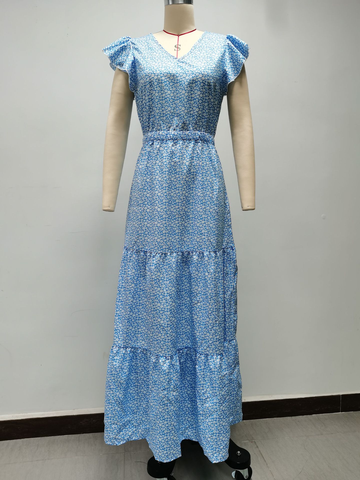 Abito lungo da donna con scollo a V, vita alta, stampa floreale, maniche corte e strati, modello hot 2024_voghion.com