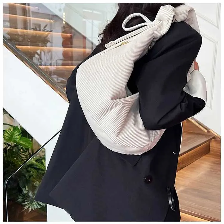 Corduroy Drstring Cloud Damen Große Kapazität Dumpg 2024 Neue einfache lässige Achseltasche Handtasche Schulter CrossbodyC241106_voghion.com