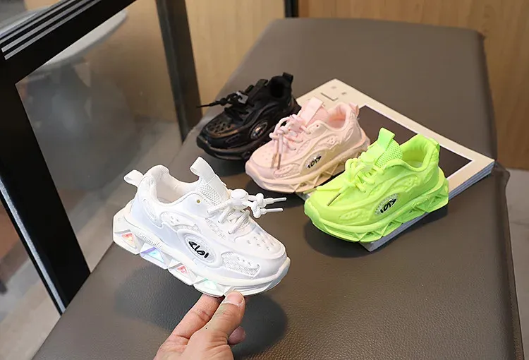 New LED Baby Boys Luminous Running Childrens Breathable Mesh Sports Shoes Size 21-30 240627_voghion.com