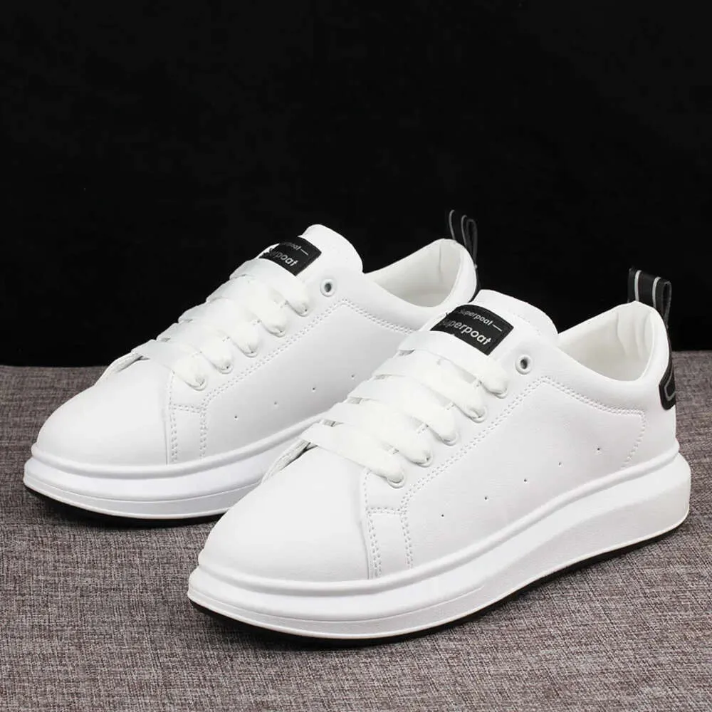 2023 Casual per uomo Uomo Running Traspirante Sport tavola Scarpe bianche Sneakers scarpe da tennis alla moda Calzature sportive_voghion.com