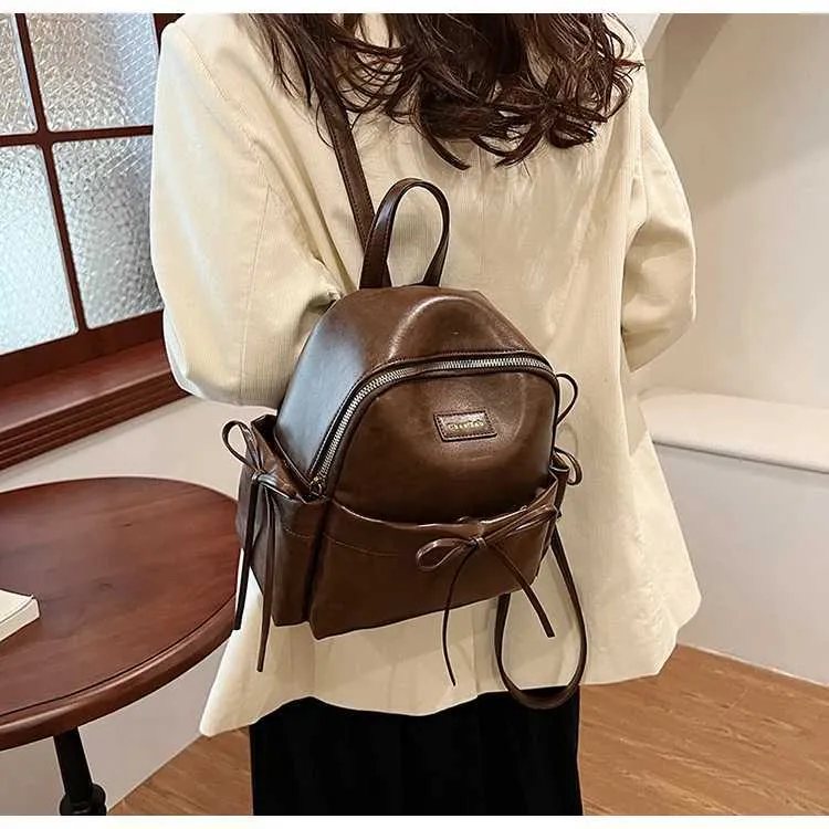 Retro Pu Rucksack Frauen Casual Solide Leder Kleine Schulter Taschen Große Kapazität Täglichen Pendeln Tragbare Packs Dame Griff_voghion.com