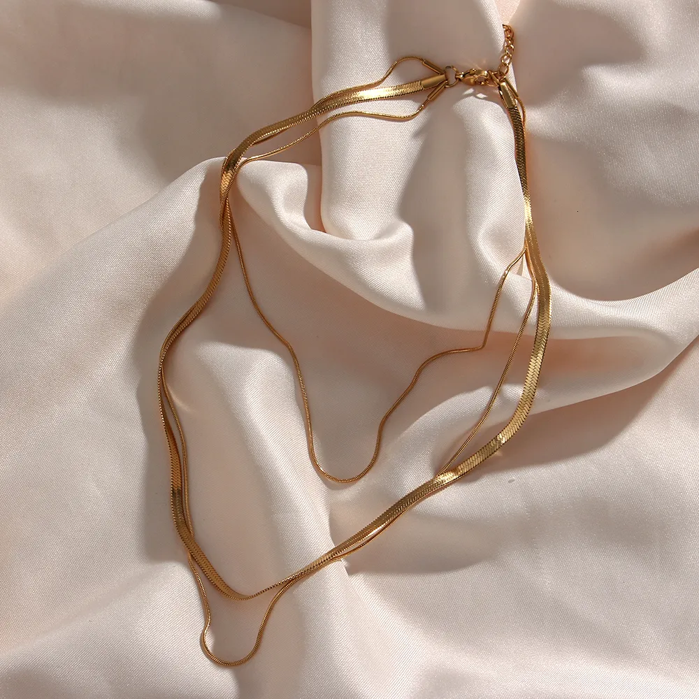 Collane con ciondolo Kalung Rantai Emas Wanita Seksi Lapisan Ular Tipis Herryingbone Berlapis Ba Tahan Karat Gratis Noda_voghion.com