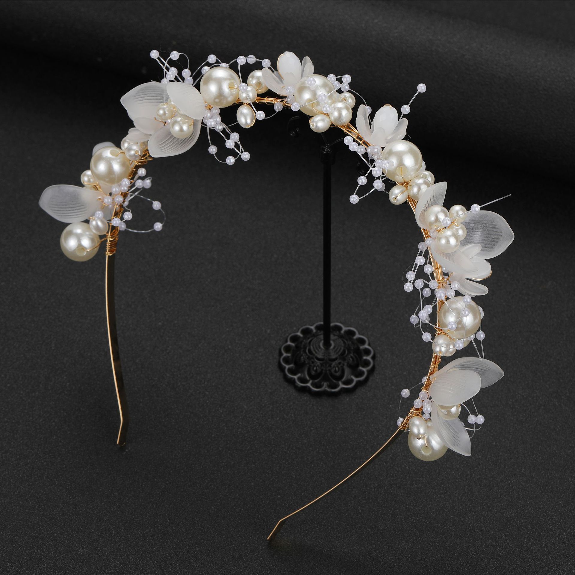 Handmade White Beaded Bridal Headband Flower Crown For Wedding_voghion.com
