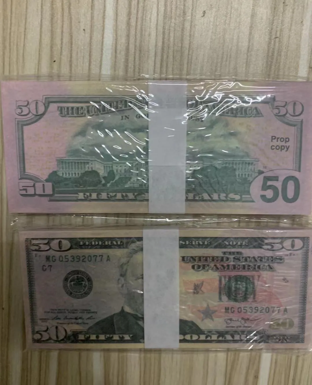 Set de billets factices pour décorations de fête et soirées_voghion.com