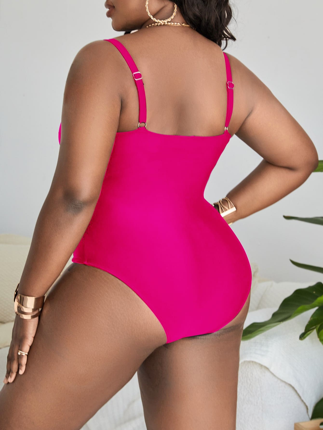 Femmes grande taille grosse fille grosse femme une pièce couleur unie creux mince jarretelles dos nu Sexy Bikini femmes_voghion.com