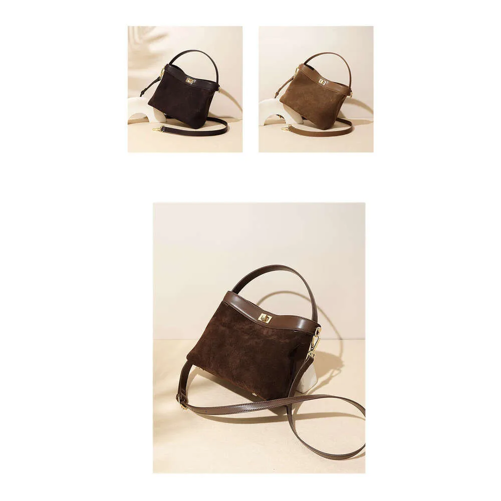 Retro schoudertas en tote bag voor dames met matte afwerking_voghion.com