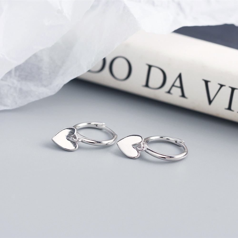 S Donna Instagram Style Edizione coreana Smooth Peach Heart Ear Buckles Super Immortal Piccoli orecchini in argento fresco_voghion.com