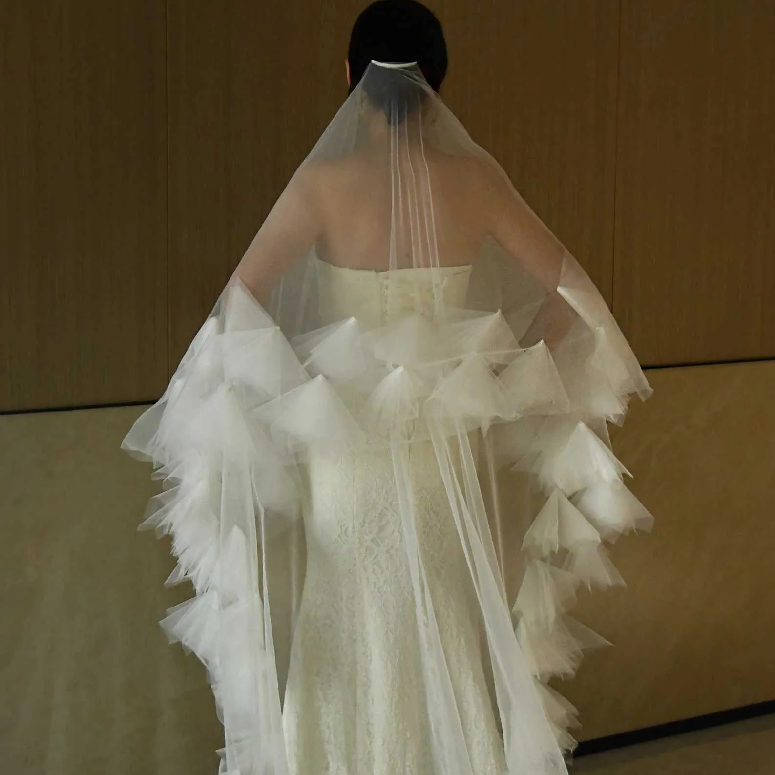 Hair Jewelry V208 Long Bridal Veils 2 Tier Wedding Drop Style 3D Flower Trimmed Blusher Veil Cathedral Length Soft Tulle_voghion.com