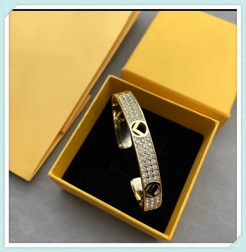 Pulsera de diseñador de moda para hombres y mujeres, regalos casuales para fiestas, pulseras de diseñador para mujeres, pulseras de oro para hombres, caja de joyería para bodas_voghion.com