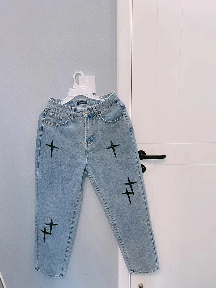 Drucke Herren Street Kleidung Tasche Weite Bein Jeans Koreanische Mode Kleid Gerade Beiläufige Lose Cowboy Cargo Hose 240911_voghion.com