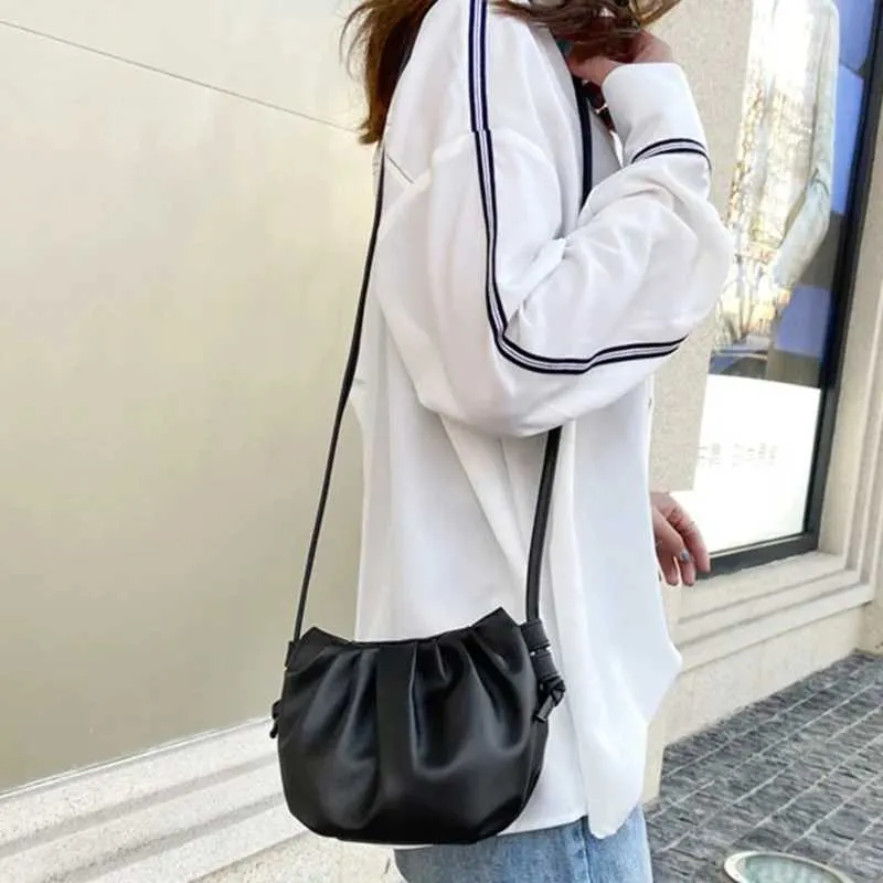 Módní dámská ramenní taška, nový příjezd, crossbody, jednobarevná, skládaný design, dámská mini zipová taška přes rameno, Cloud Bag_voghion.com