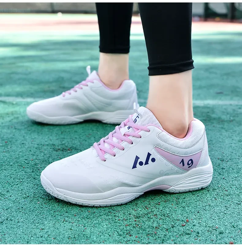 Professional badminton shoes mesh breathable training shoes non-slip shock-absorbing wear sports shoes_voghion.com