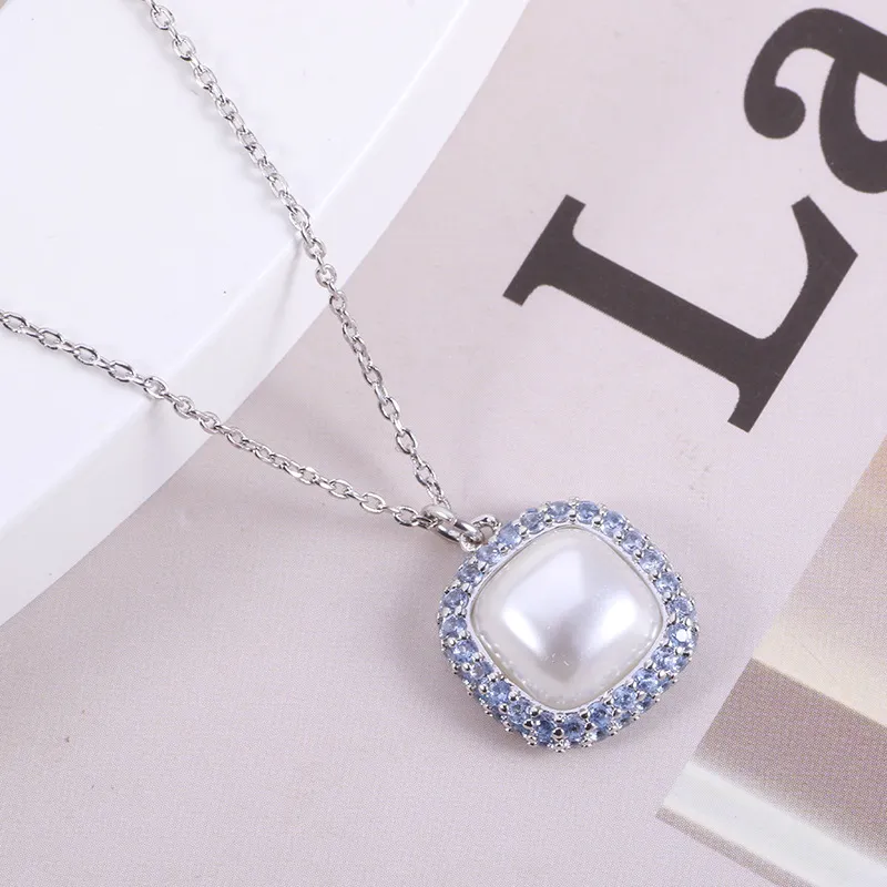 Bling Blue Diamond Elegant Charm Anhänger Halsketten für Frauen Quadratische Geometrie Kristall Perlmutt Liebe Hochzeit_voghion.com