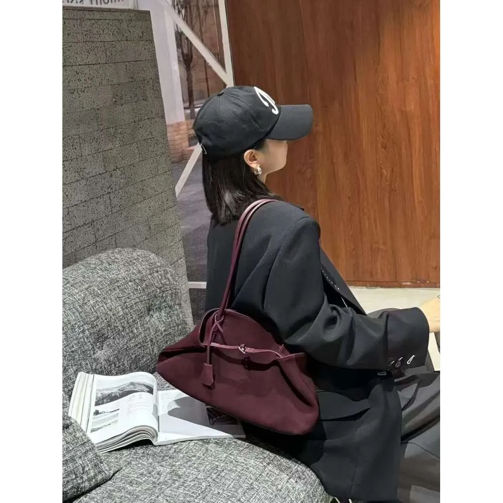 New All-Match Shape Change Design Large Tote Coffee Matte Real Suede Leather Women Shoulder Bag High-End Travel Handbag_voghion.com