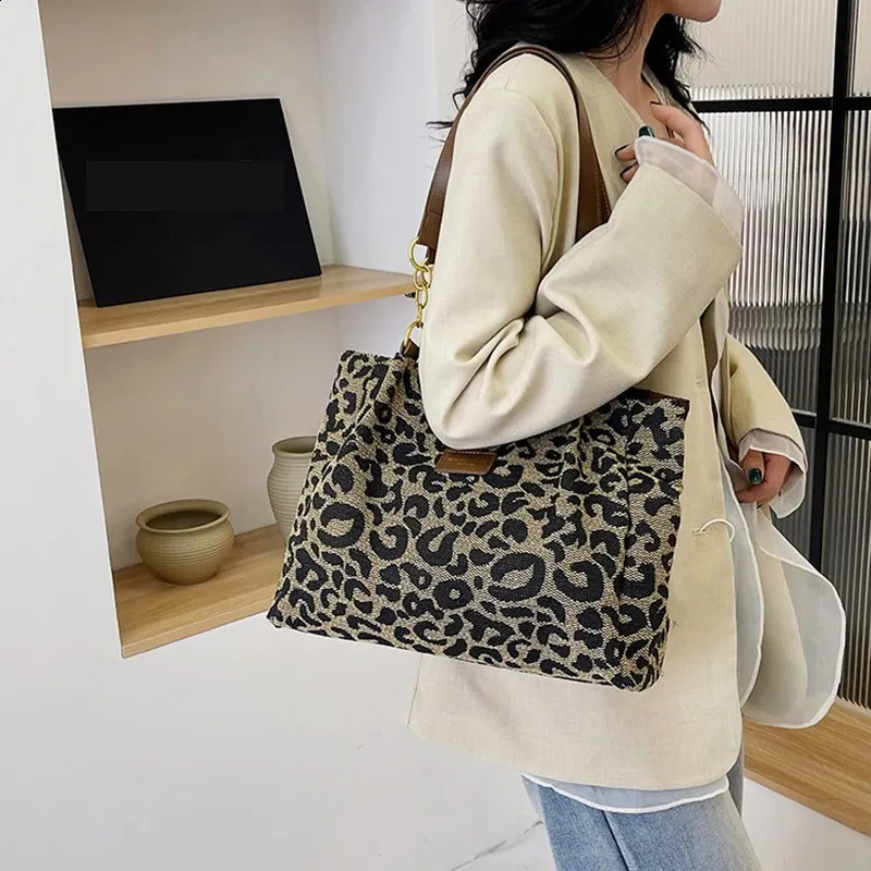 Leopard Print Handbag Shoulder Tote Bag Retro Style For Women_voghion.com