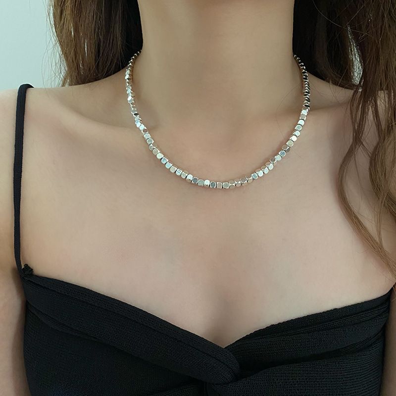 Bracciale con perline di miglio, design a cubo, estivo, leggero, con senso di nicchia, catena per clavicola, collana con cerchio semplice e scintillante._voghion.com