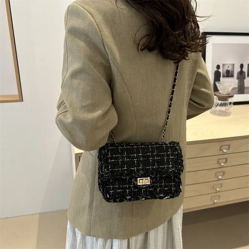 2025 Gesteppte Kette Schulter Frauen - Mini Square Crossbody Bag für Unterarm tragen, Kostenloser Versand Heißer Verkauf_voghion.com