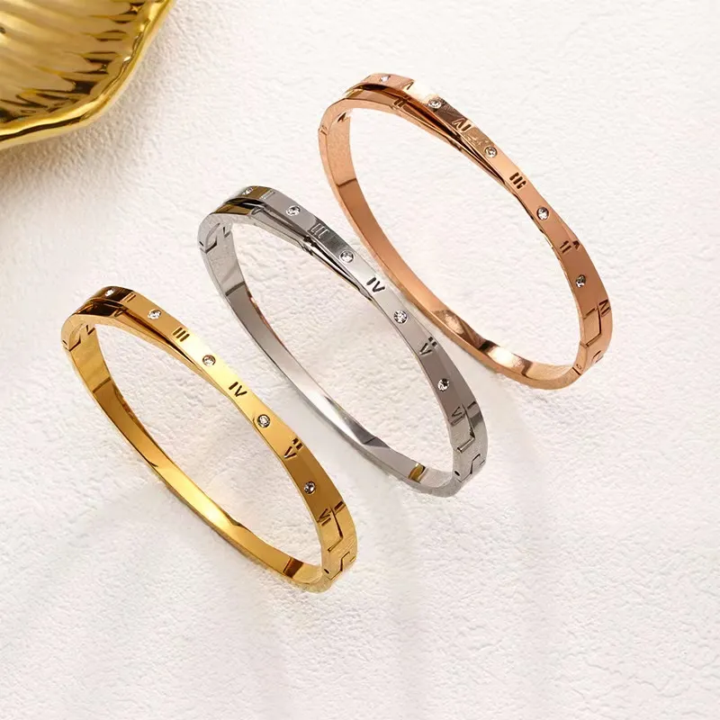 Bracciale da donna in acciaio inossidabile con numeri romani e croce, gioiello di moda_voghion.com