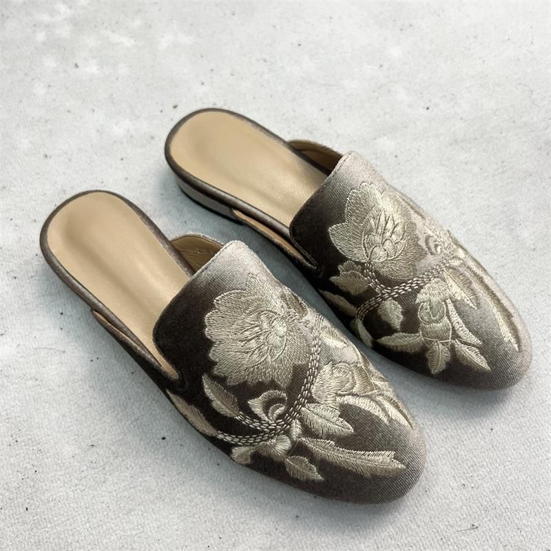 Nieuwe Chinese stijl 2024 nieuw product geborduurde wer half lipper modieuze ronde neus platte bodem andal dames_voghion.com