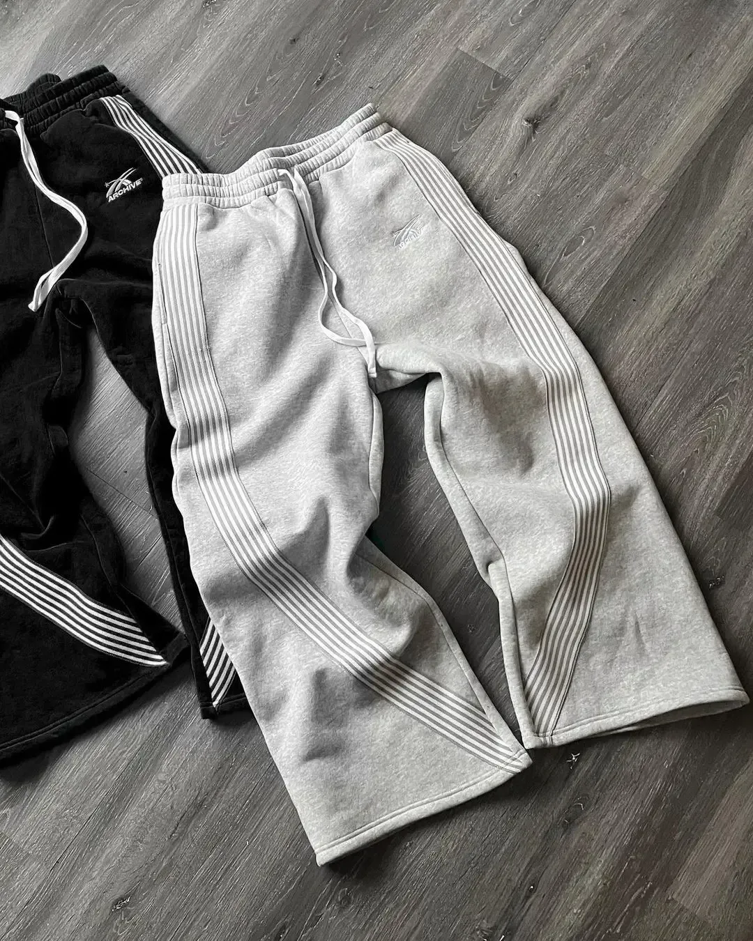 Calças masculinas Y2k bordadas cinza casual camuflagem funcional tática feminina premium jogging com cordão calças de moletom_voghion.com