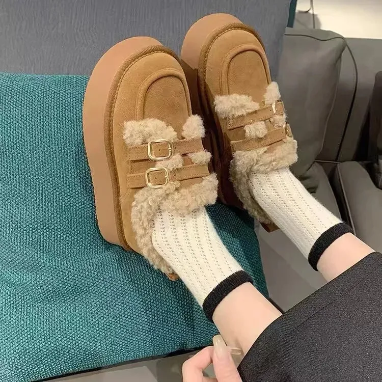 2024 New Fashionable Lazy Thick Soled For Women's Winter Outerwear, One Step Stepping Snow Cotton Shoes, Retro Plush_voghion.com