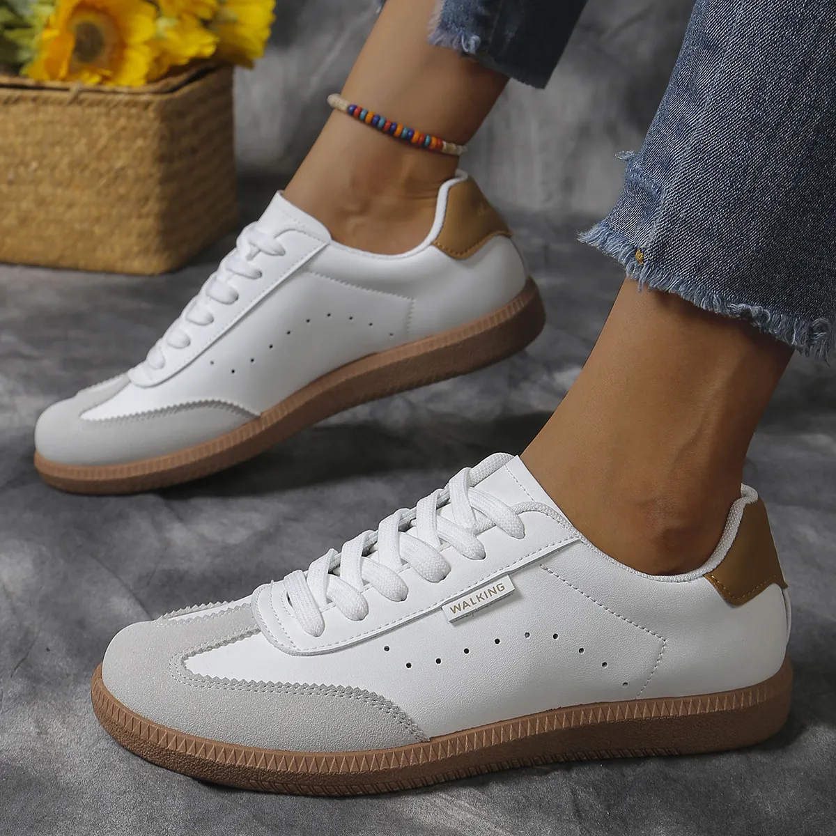 Versatile Women's Sneakers - Durable Casual Footwear With A Roomy Fit And Lightweight Construction_voghion.com